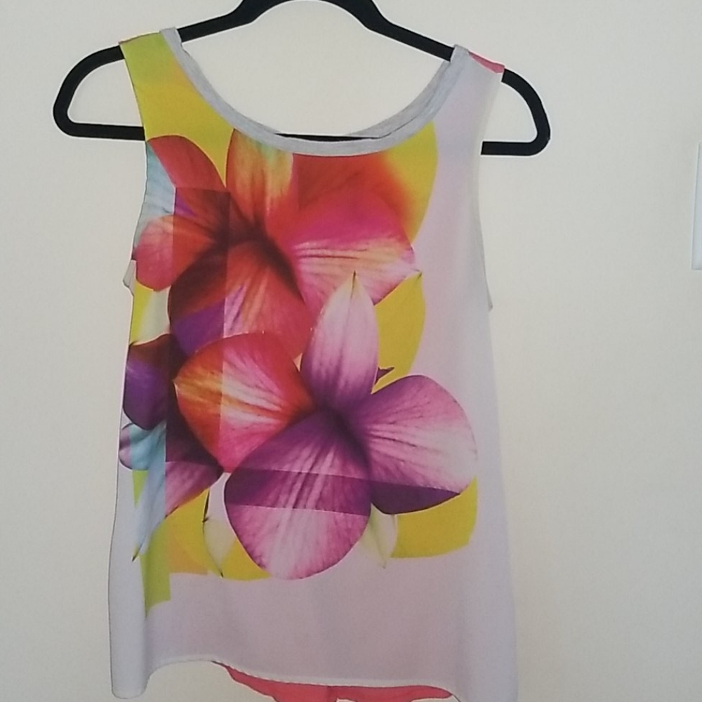 👚Beautiful sleeveless shirt👚